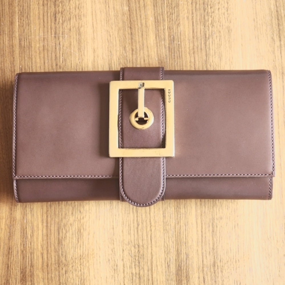 $1090 Brand New 100% Auth Gucci Women Buckle Leather Clutch Handbag Mauve Taupe